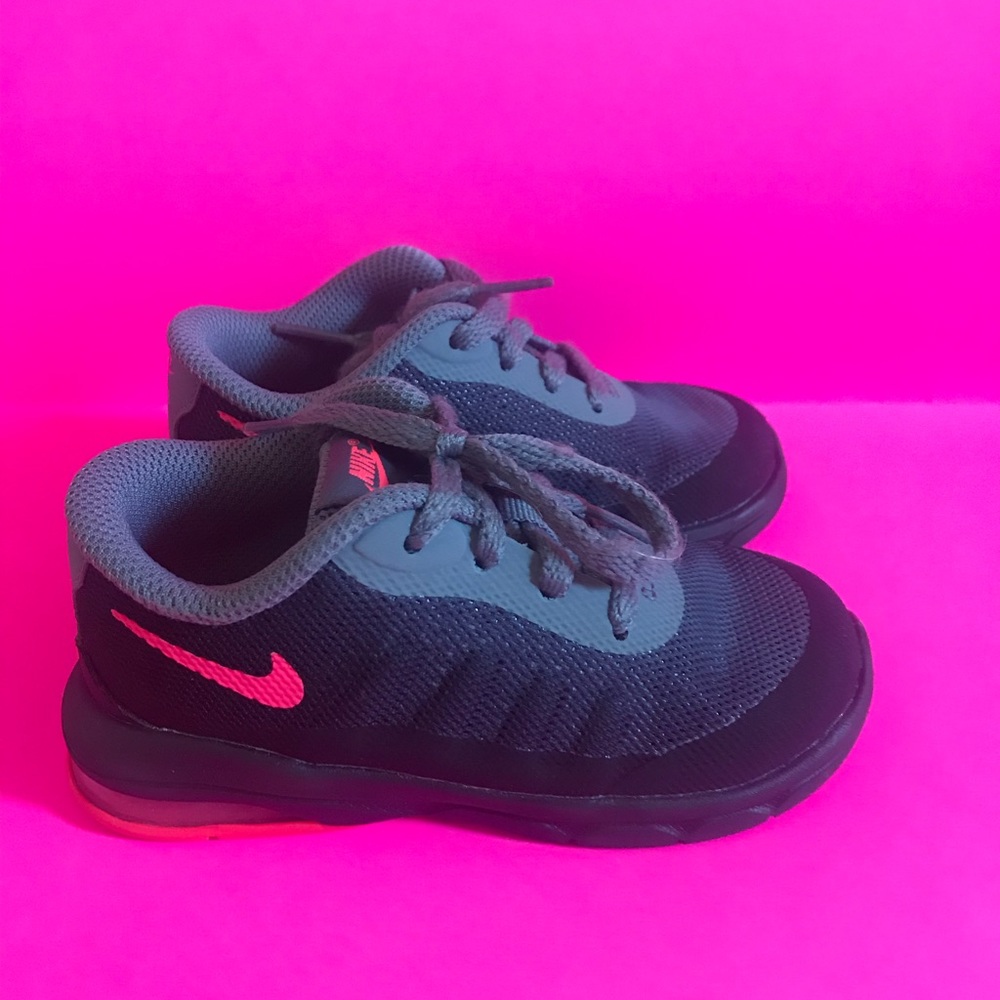 Shoes - Picture 6 of 7